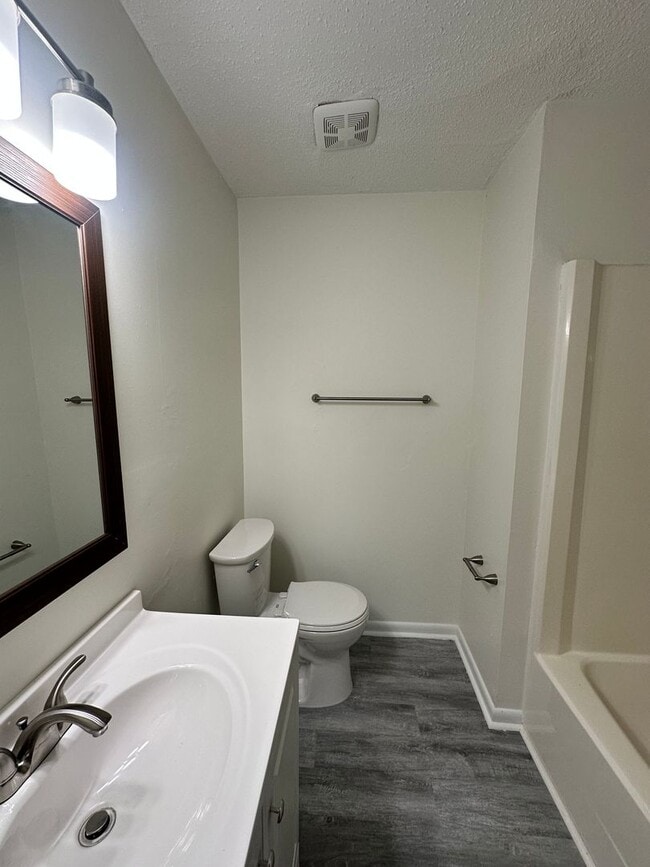 Building Photo - 3775 Chimney Creek Dr