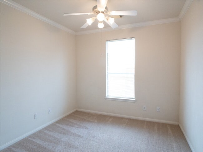 Building Photo - 2727 S Cedar Hollow Dr