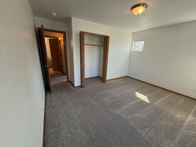 Building Photo - 3409 Fallon St