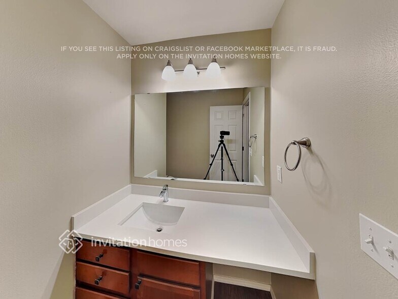 Building Photo - 5802 121st Pl NE