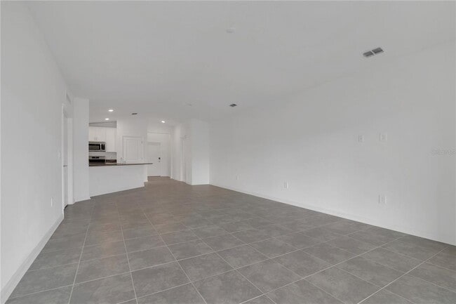 Building Photo - 2671 Armstrong Ave