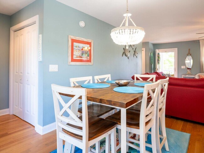 Building Photo - 4502 E Oak Island Dr