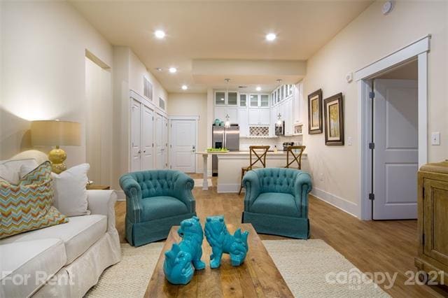 Building Photo - 9921 Holly Center Dr