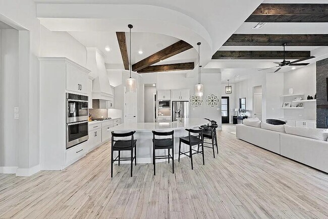 Building Photo - 1102 Woodpark Ln