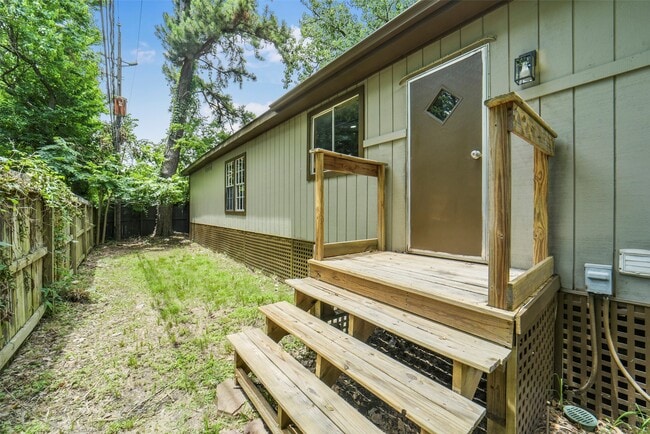 Building Photo - 11023 Forrest Valley Dr