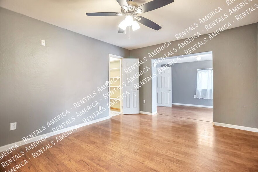 Building Photo - 4527 W Ruth Ave