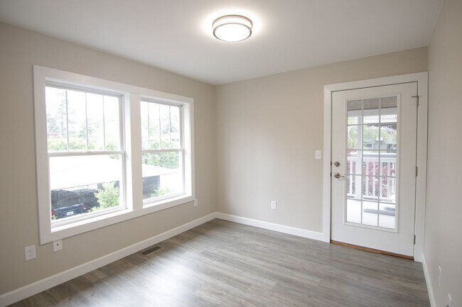 Building Photo - 1128 E 29th Ave