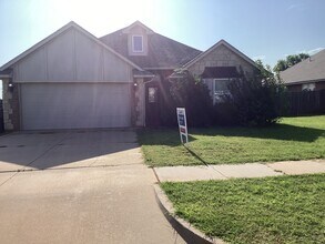 Building Photo - 16216 Romeo Dr