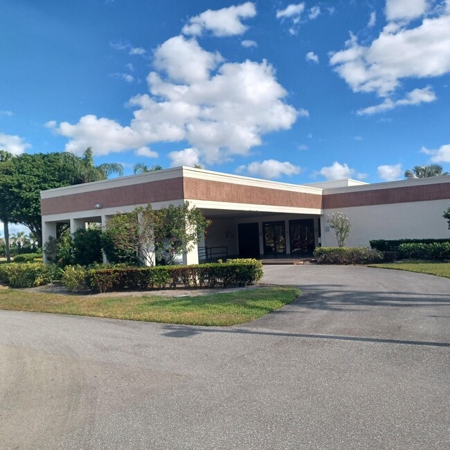 Building Photo - 4820 Lucerne Lakes Blvd W