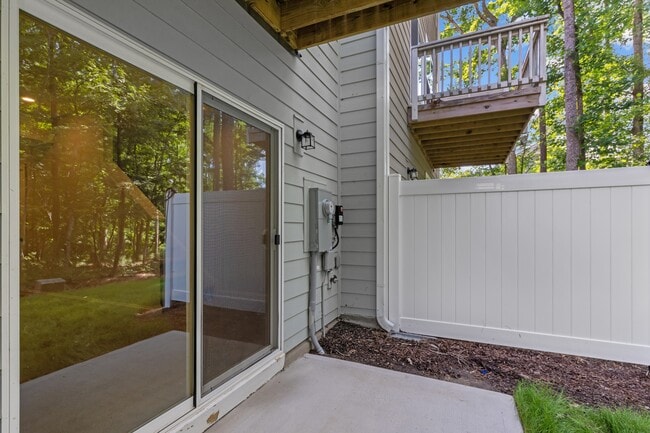 Building Photo - 2888 Macintosh Woods Dr