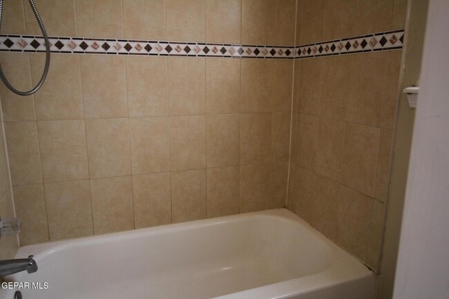 Building Photo - 10711 Ivanhoe Dr
