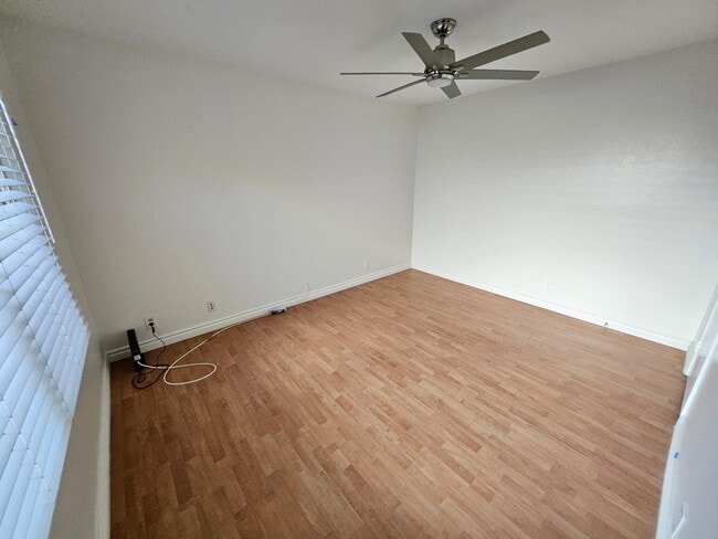 Building Photo - 5 Windwood
