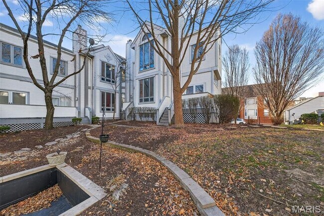 Building Photo - 28 Columbus Square Dr