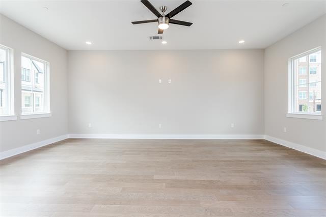 Building Photo - 202 S Village Way