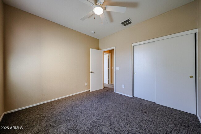 Building Photo - 44115 Askew Dr