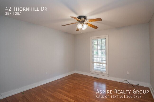 Building Photo - 42 Thornhill Dr