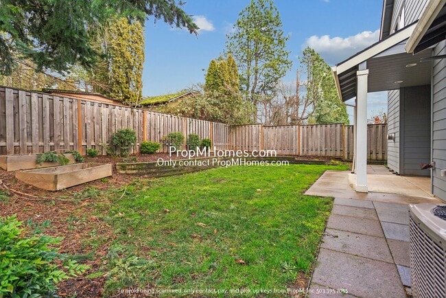 Building Photo - Gorgeous 4 Bedroom in West Linn! - Lovely ...