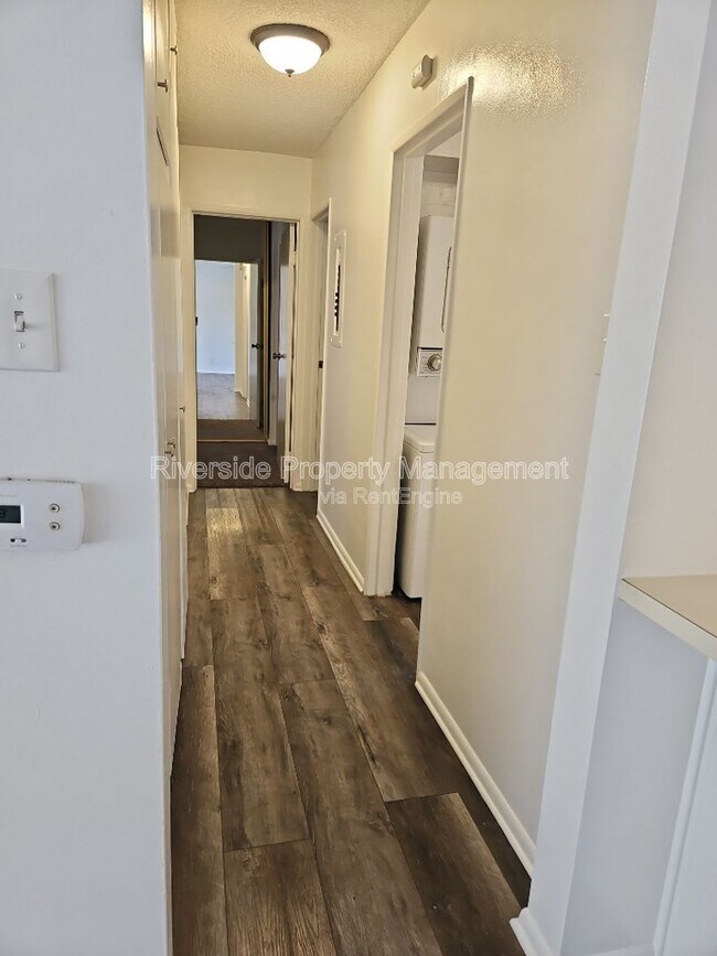 Building Photo - 6979 Palm Ct