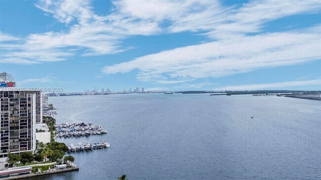 Building Photo - 2333 Brickell Ave