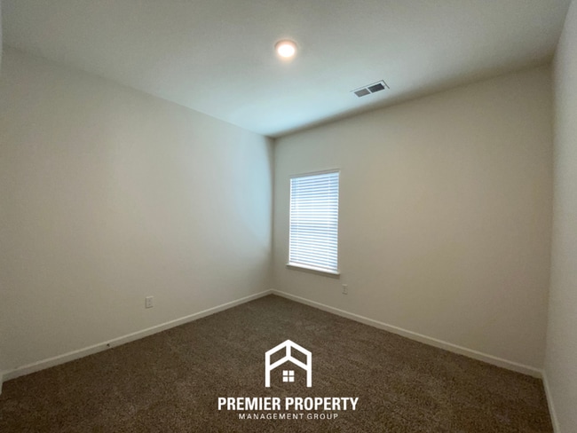 Building Photo - Modern 4BR/2BA Millington Home | Gourmet Island Kitchen & Luxury Primary Suite