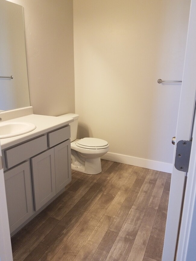 Building Photo - Beautiful Spacious Condo