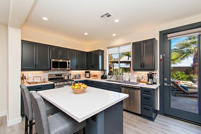 Building Photo - 47412 Harbour Lights Ln