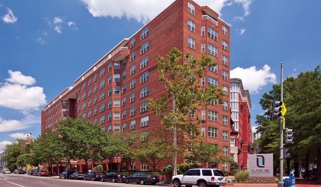 Building Photo - Deluxe Room - Near Dupont Circle