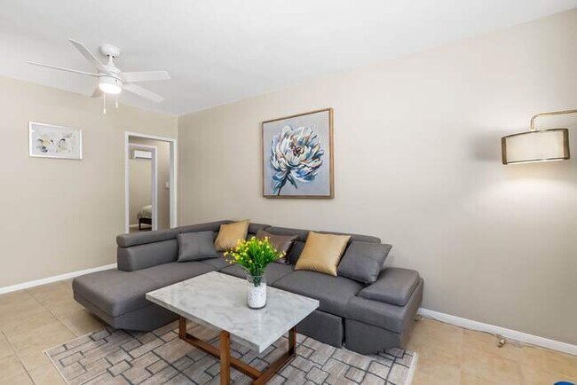 Building Photo - Modern Retreat with Spacious Yard & Cozy Interiors