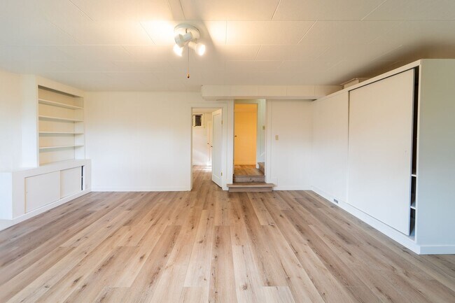 Building Photo - Gorgeous Hillsdale Home w/3 Decks, Picturesque Yard, Sauna, Garage & AC! Pets Welcome!