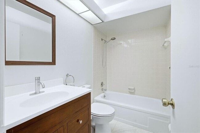 Building Photo - 4819 Village Garden Dr