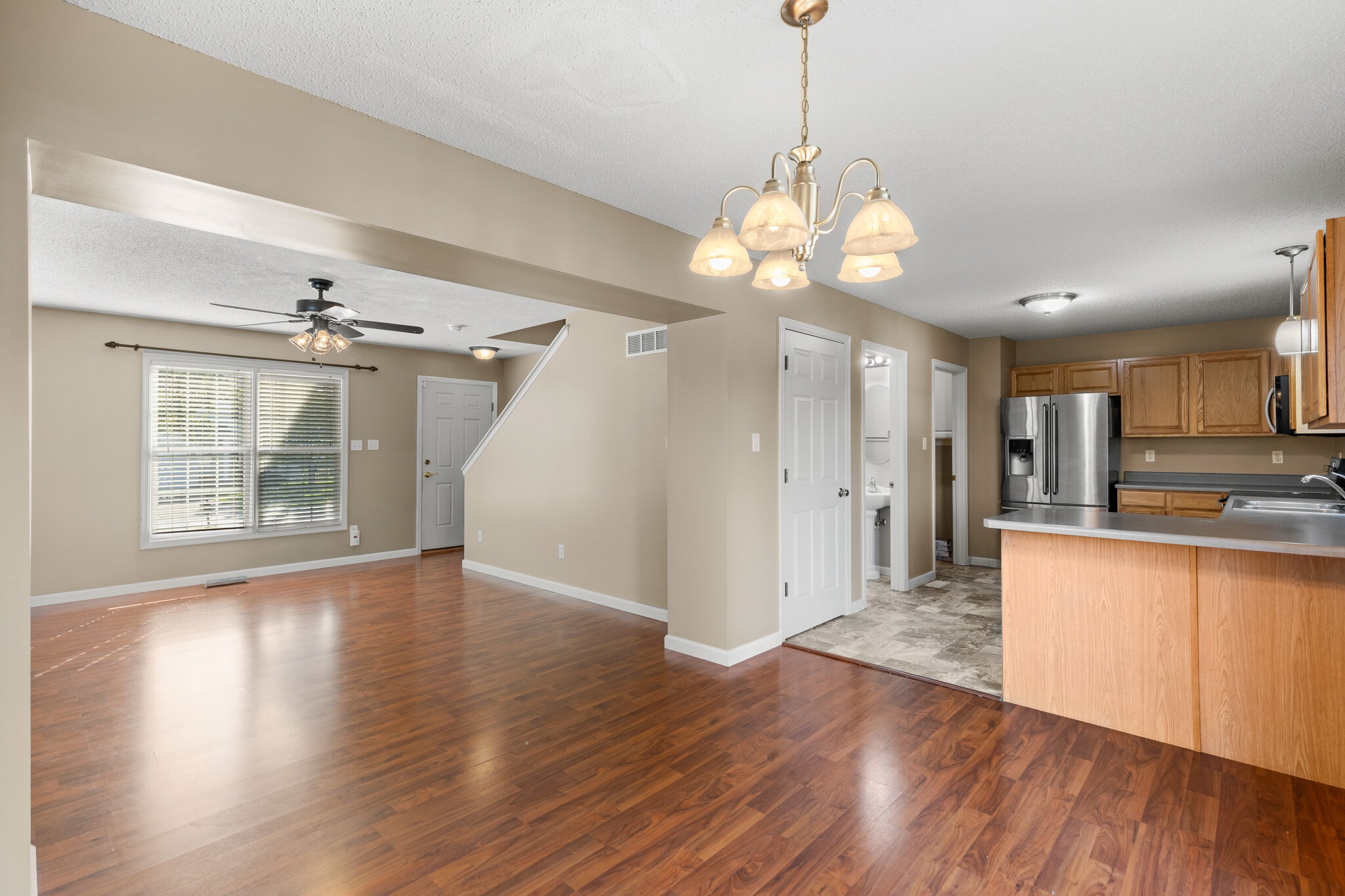 Building Photo - 576 Donna Marie Dr