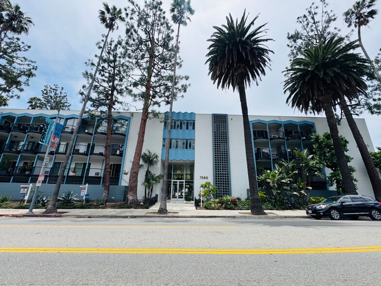 Building Photo - 7560 Hollywood Blvd