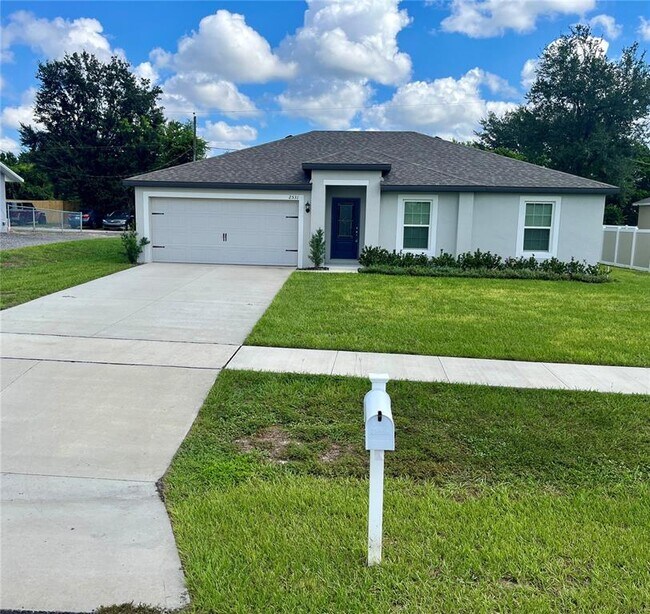 Building Photo - 2531 Lake Helen Osteen Rd