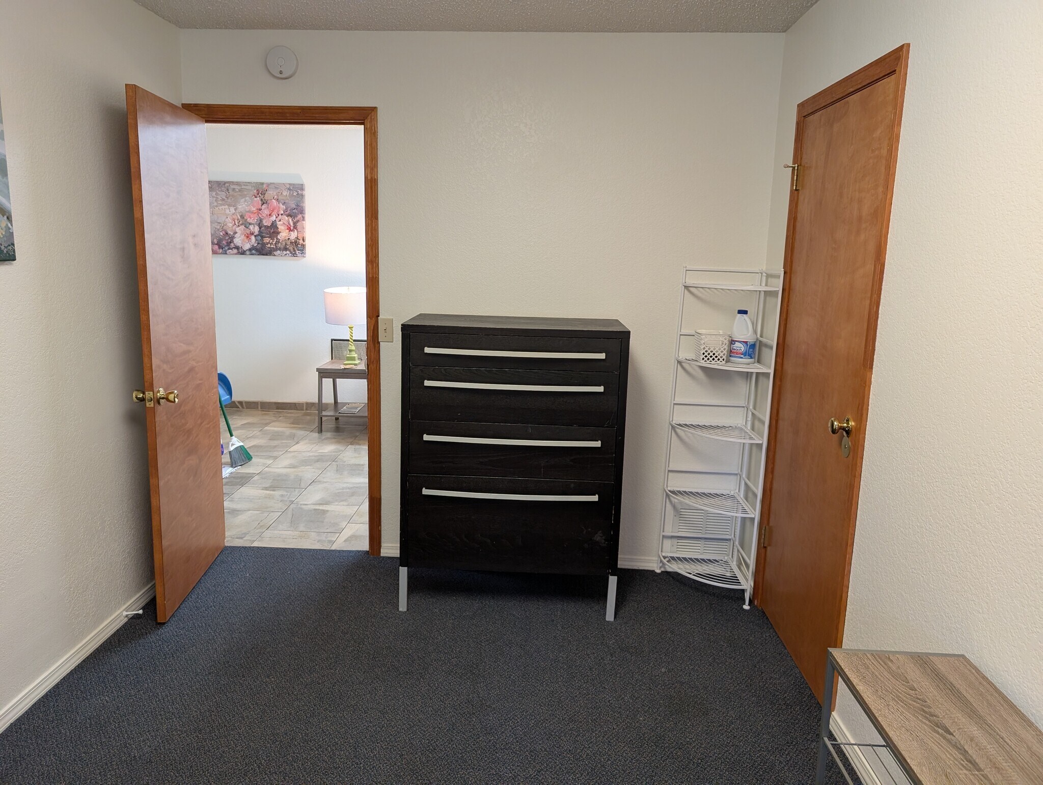 Building Photo - 605 Flora St