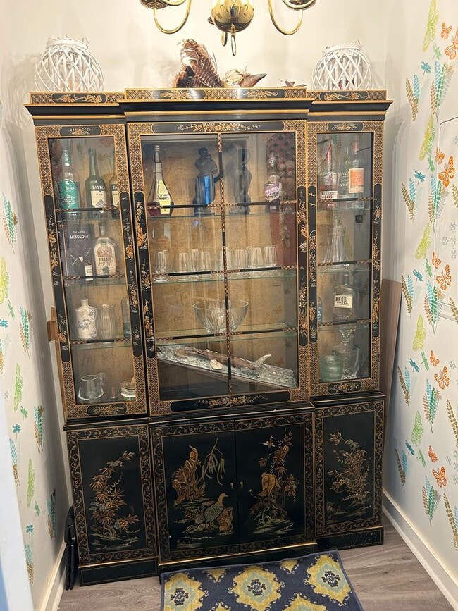 Building Photo - Fully Furnished: Stunning 3 - Bedroom 2.5 ...