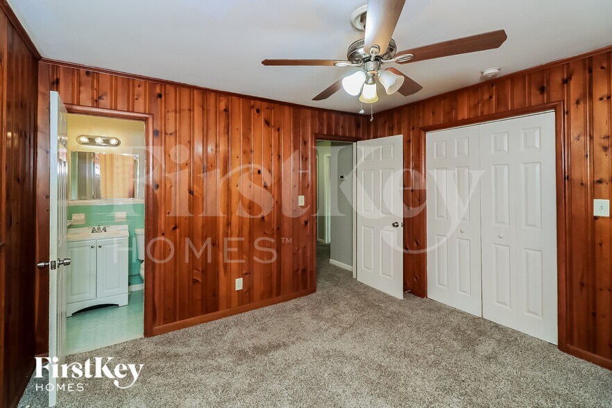 Building Photo - 944 Villa Rica Rd