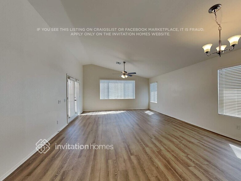 Building Photo - 1003 N Alvaro