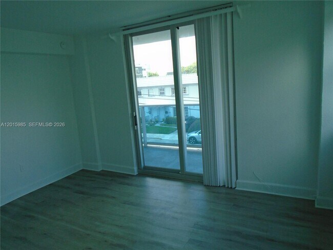 Building Photo - 7501 E Treasure Dr