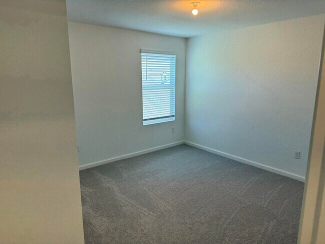 Building Photo - 664 Carlyle Wy