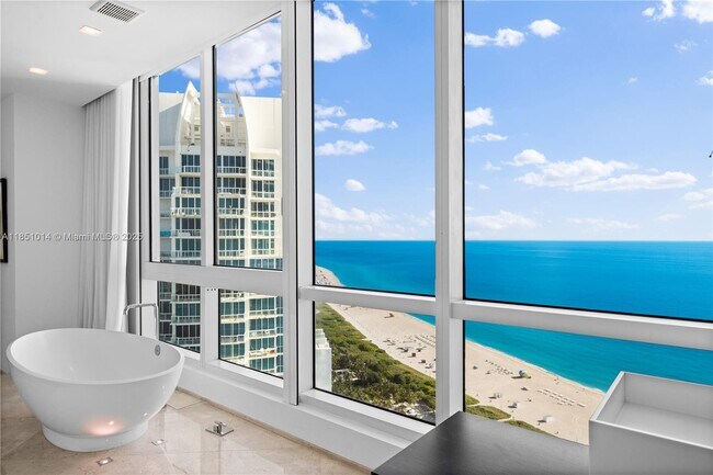 Building Photo - 100 South Pointe Dr