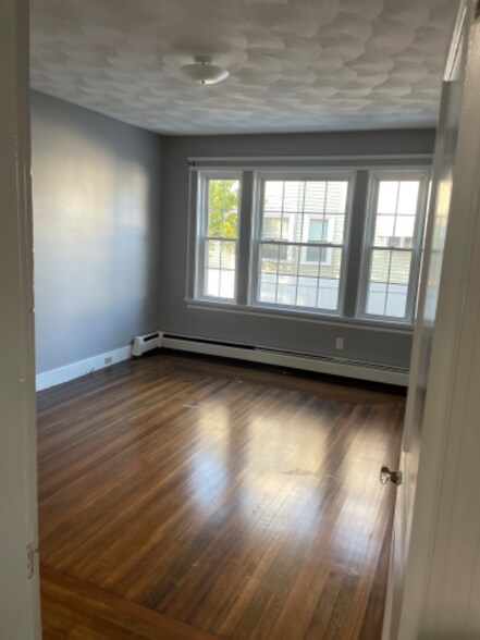 Building Photo - 15 Radcliffe Ave