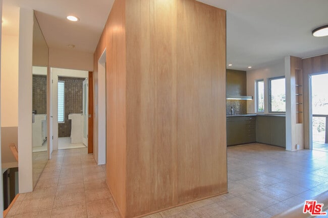 Building Photo - 8895 Appian Way