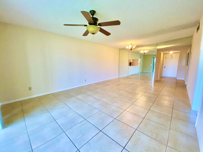 Building Photo - 2828 Casita Way