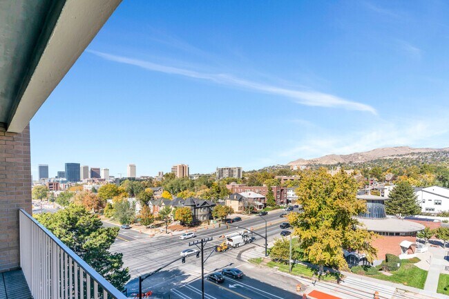 Building Photo - 700 E 200 S