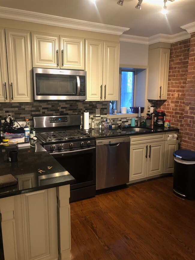 Building Photo - 809 Washington St