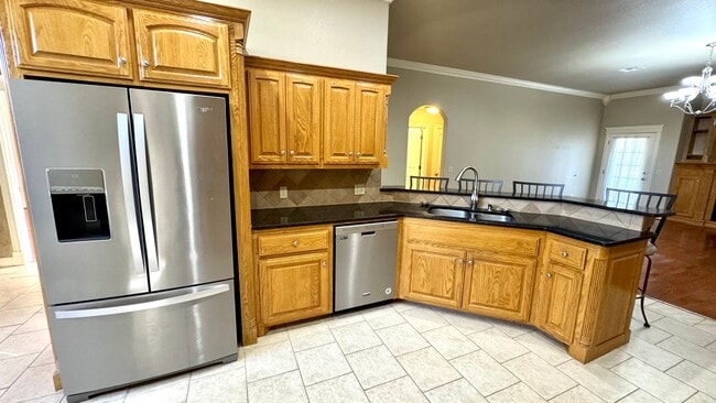 Building Photo - Spacious Stonegate Retreat with Home Office & Outdoor Living