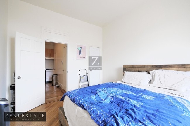 Building Photo - 210 Park Place