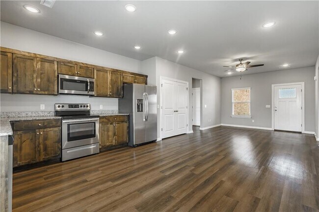 Building Photo - 241 Williams ct