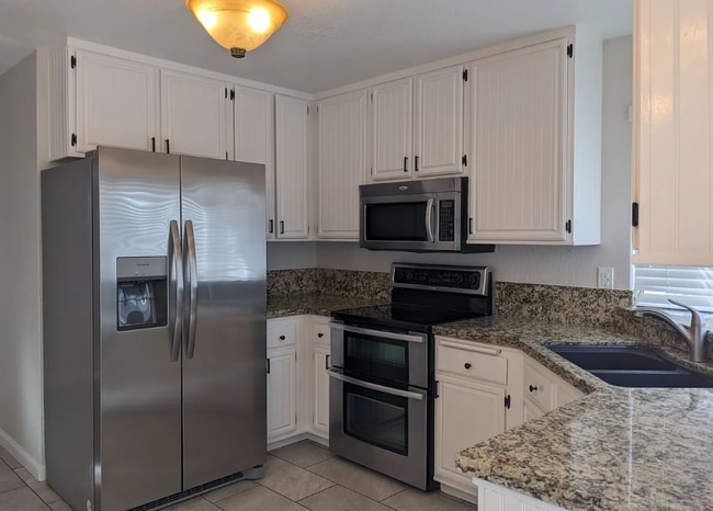 Building Photo - Adorable Suisun City Home