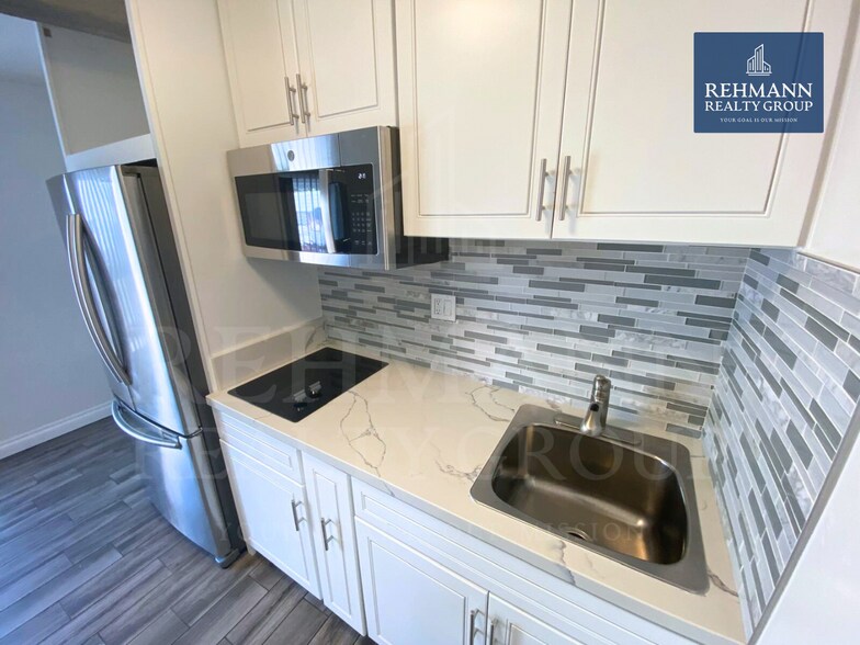 Building Photo - 3722 Bancroft Dr